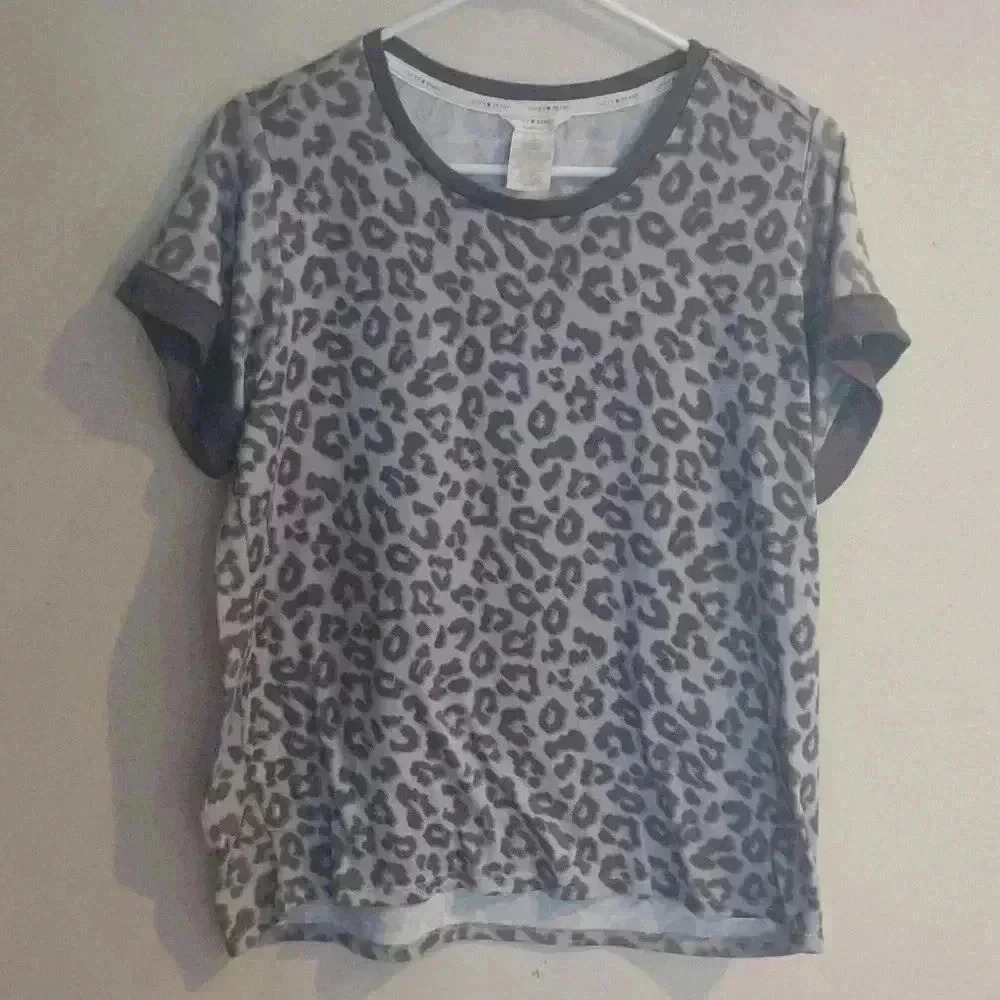Lucky Brand Gray Leopard Print Knit T Shirt Women Size medium